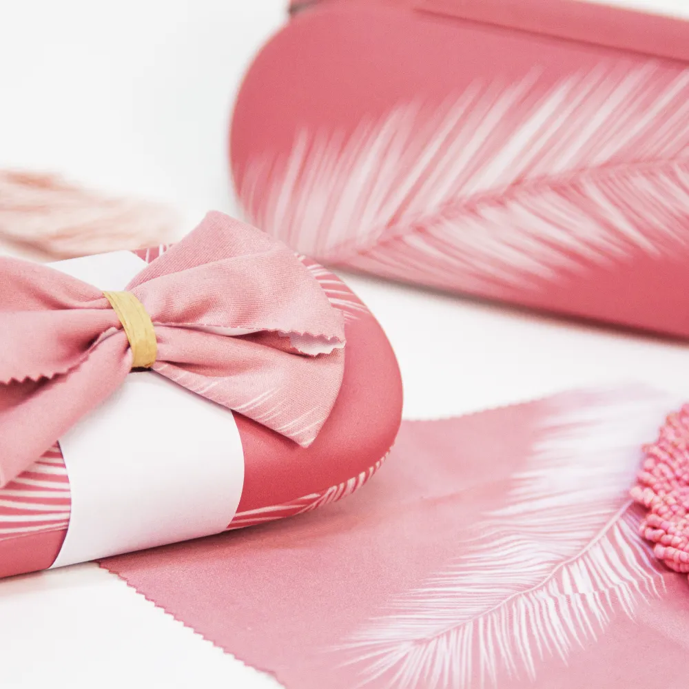 fashionfeatherrose1.webp